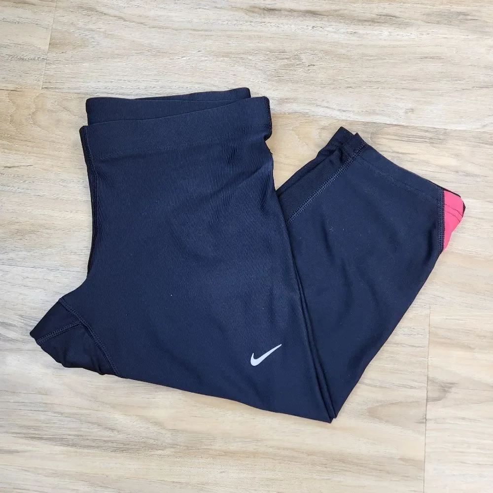 ☔️🔺️Nike Black & Coral Cropped Running Athletic Pants Small
